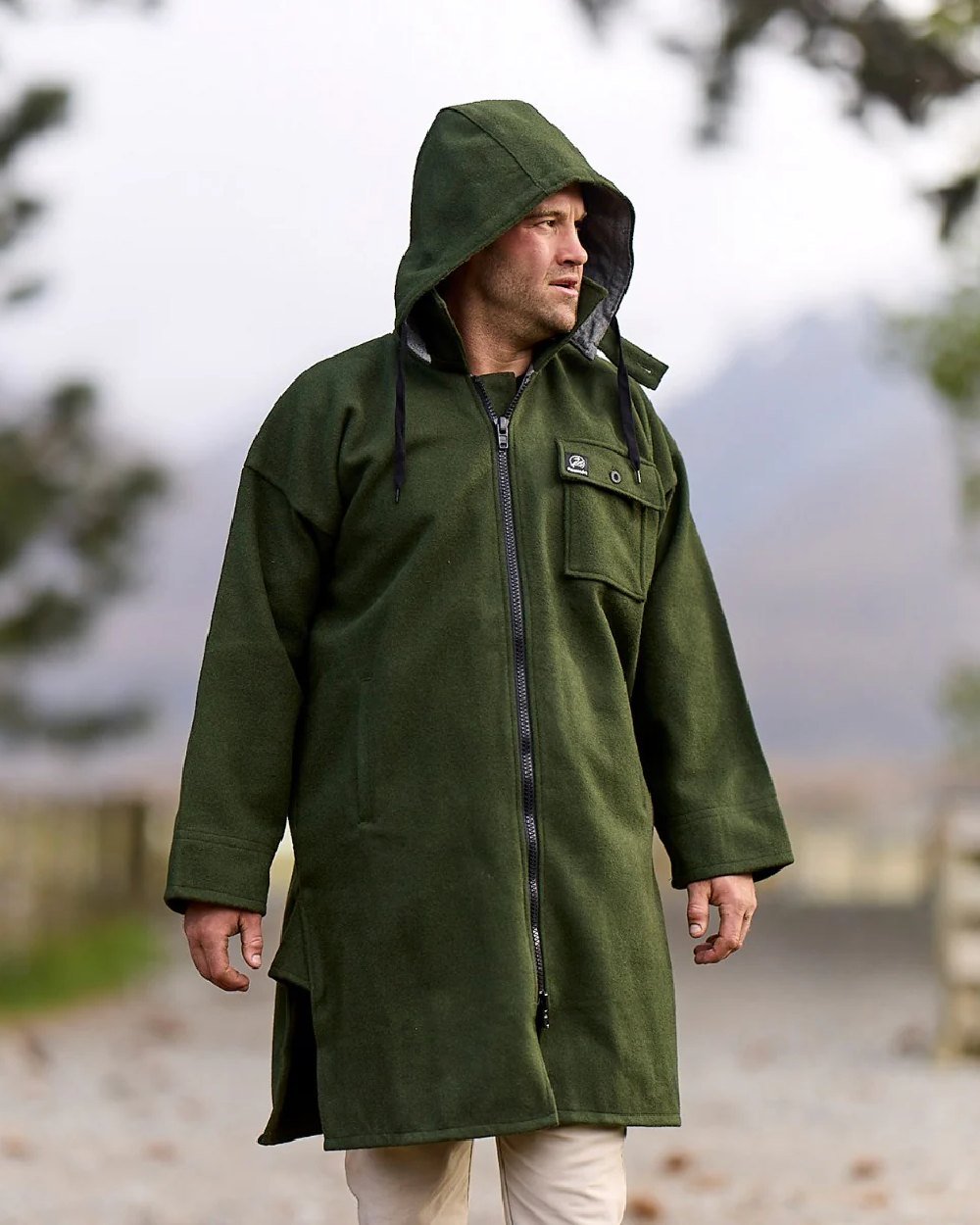 Men’s Mosgiel Wool Bushshirt with Zip-up Front being fished